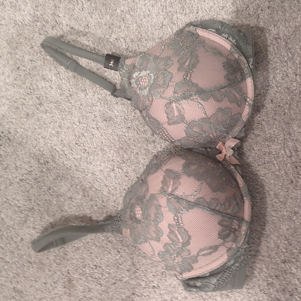 Victoria's secret push up bra 34C